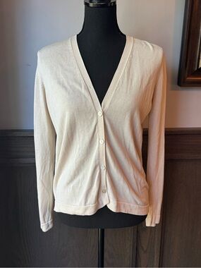 Silks 100% silk Light Cream V-Neck Button-Front Cardigan Sweater